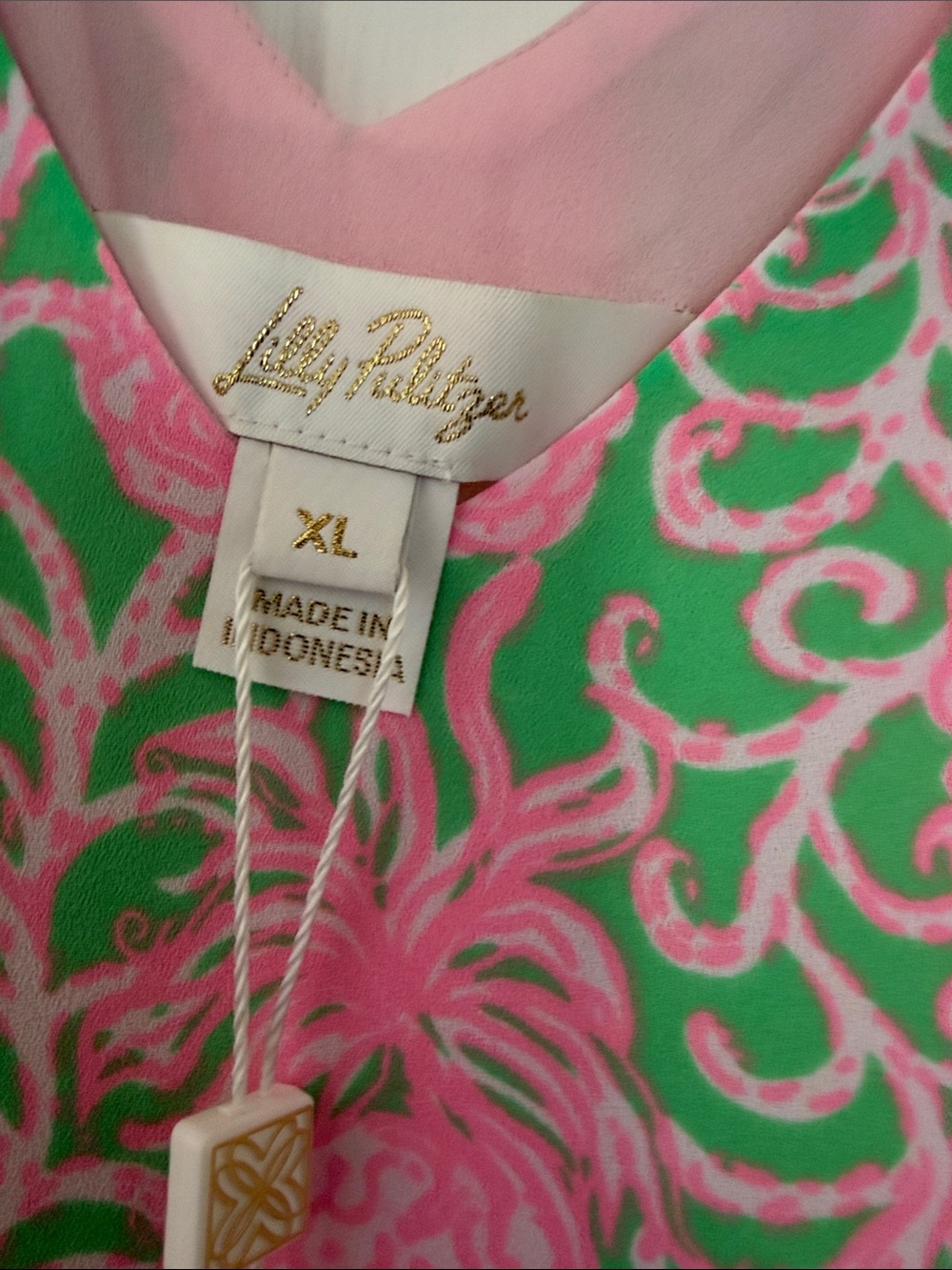 Lilly Pulitzer Pink & Green Pineapple V-Neck Camisole - Picture 3 of 5